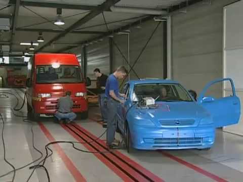 New ADAC - Crash Test: Dangerous vans in crash