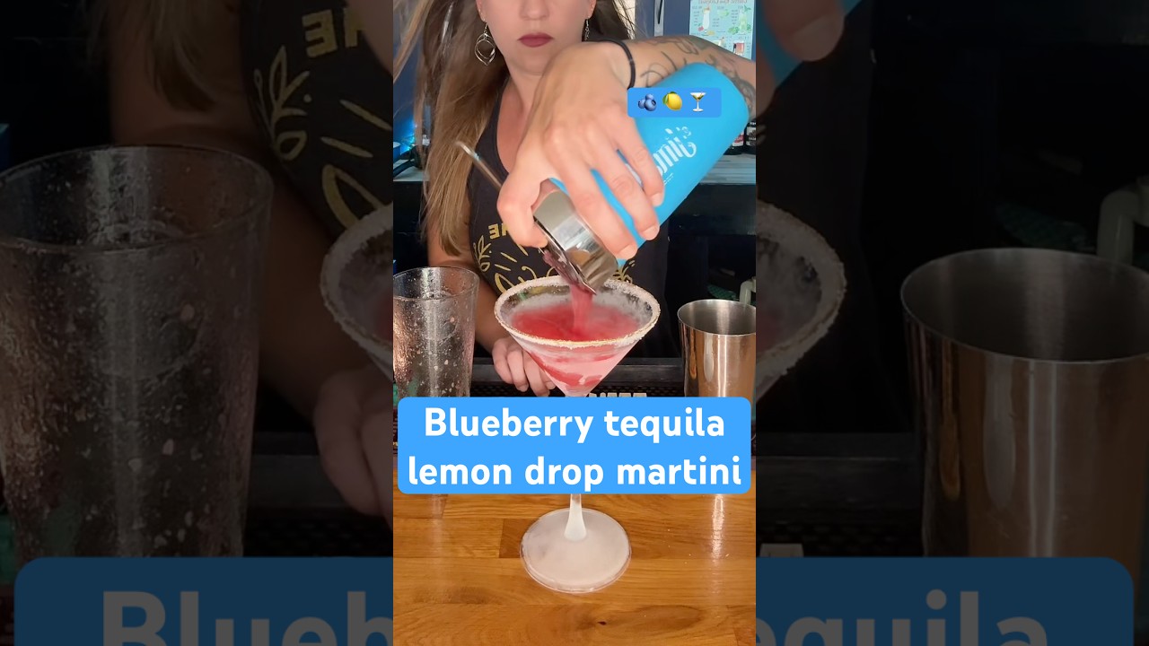 How to make a blueberry tequila lemon drop martini #fruitydrink #lemondrop #bartender