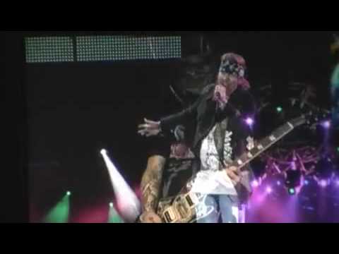 Guns N' Roses - This I Love -  Japan 16 Dic 2009