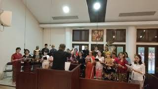 Download Lagu Saint Helena Choir - Bagai Bumi Tersiram Hujan MB 761 MP3