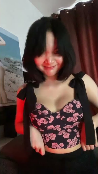 janda muda pamer tete