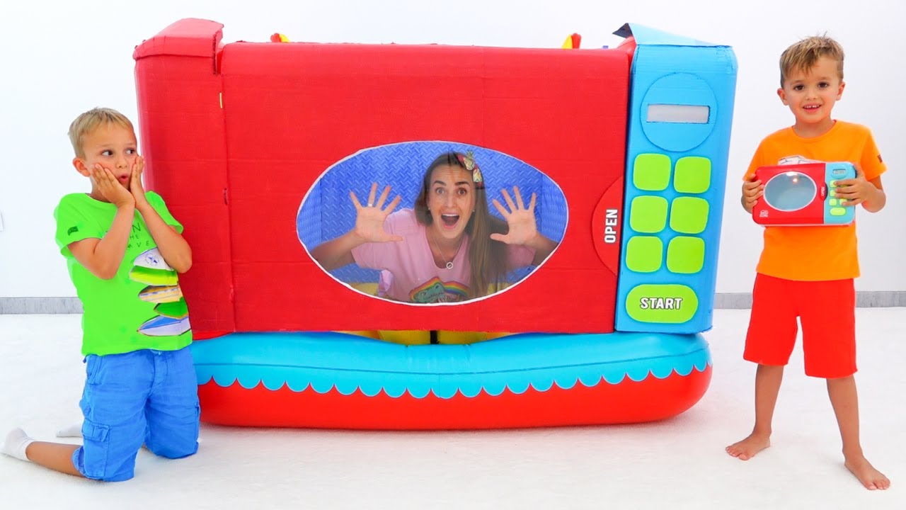 Download Vlad and Niki pretend play with toy microwave