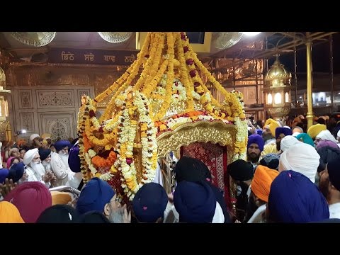 Sri Guru Granth Sahib Ji leaving for Parkash - Sachkhand Sri Harmandir Sahib (4K)