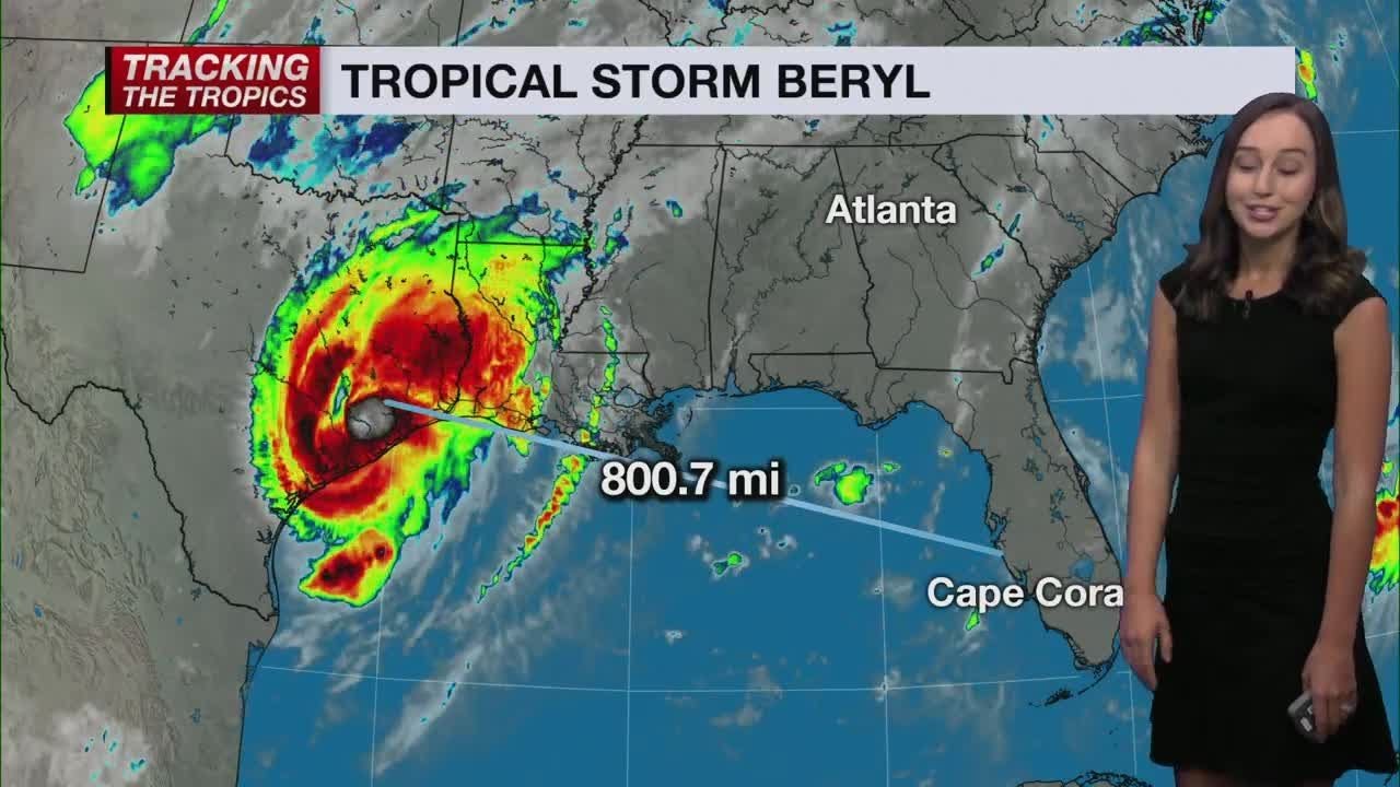 Beryl unleashes wind and storm surge on Texas coast - YouTube