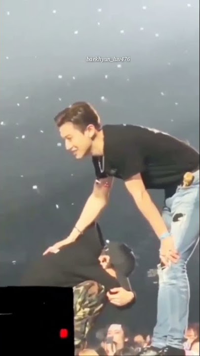Chanyeol started crying while comforting Kai😭