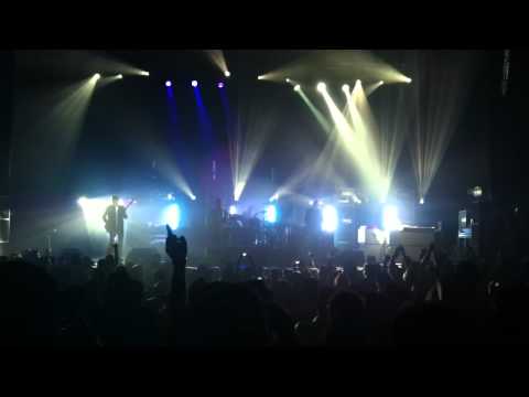 Noel Gallagher @ Teatro Metropolitan - "Everybody's On the Run" (10/04/2012)