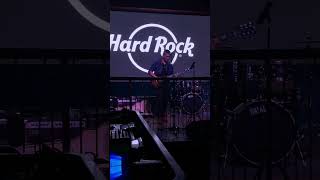 Don&#39;t wanna move on live in Hard Rock cafe New Delhi