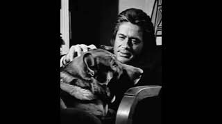 Dünya Para Için Sevgisini,Kendisini Satanlar,Çıkar Için Susanlarla Dolu