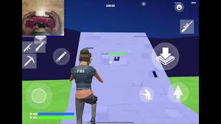 Playing controller mobile for the first time! Free build [1v1.lol] screenshot 2