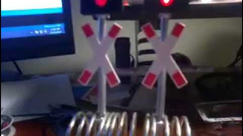 Railroad crossing lights (Controlled by Arduino)