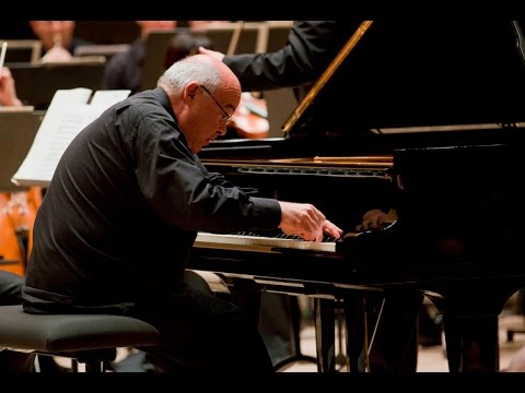 Alexander Toradze plays Tchaikovsky Piano Concerto no. 1 - live 2008