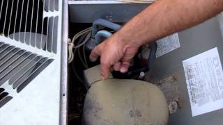 How to test Compressor  www.bondheatingandairconditioning.com by chrisbond39 6,078 views 13 years ago 42 seconds