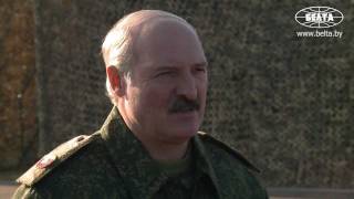 Лукашенко: настоящий мужик должен отслужить в армии