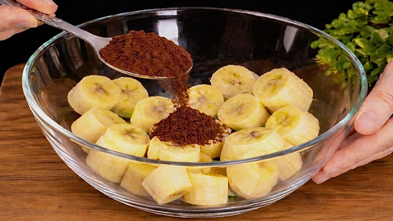 Ohne Mehl und Zucker! In 5 Minuten! Ein köstliches und einfaches Dessert aus Bananen und Kakao.