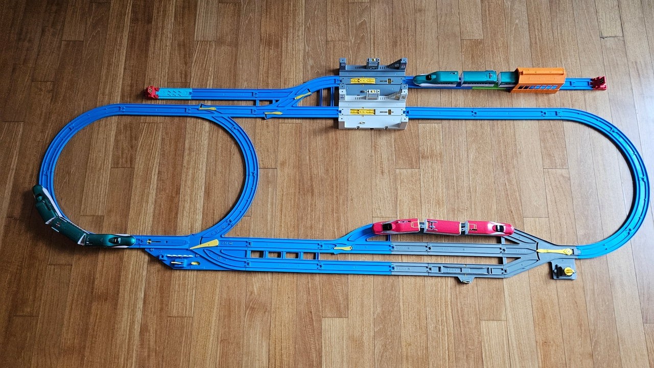 프라레일 (プラレール) 자동포인트레일과 조차장 레이아웃 (自動ポイントトレールと操車場のレイアウト)