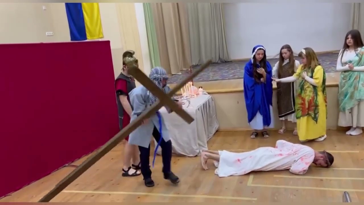 ВИСТАВА "ЛИСТ БЕЗУМОВНОЇ ЛЮБОВІ"