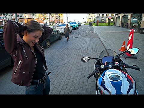 видео: Кричала всю дорогу! Первый раз прокатилась на мотоцикле | Красавица держалась до последнего 6