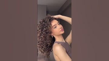 voluminous hair overnight: Bobby pin heatless curls