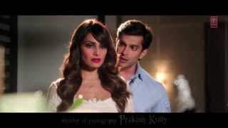 Chand Aasmano Se Laapata Alone