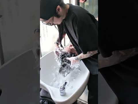 コーンロウのシャンプータイム🧴✨  Cornrows getting a gentle wash — relaxing shampoo ASMR水の音とコーンロウの感触でリラックス🌿