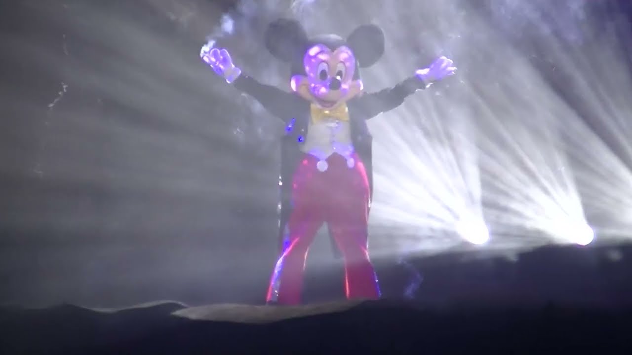 Fantasmic! (New Heroes scenes) Disney World