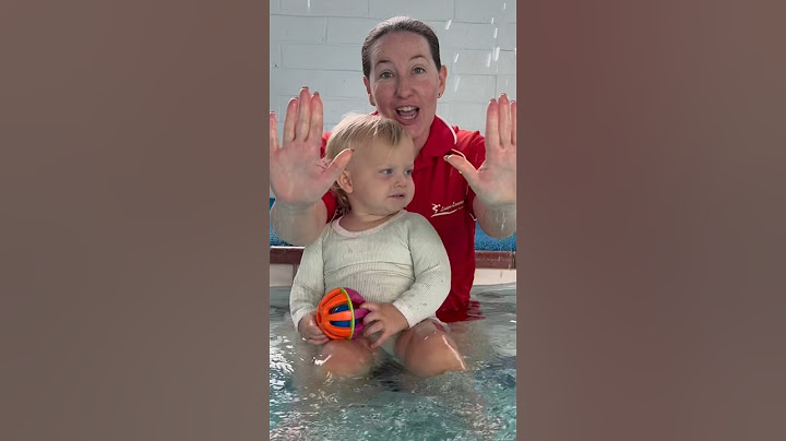 Kicking Warm Up For Baby Swim Class #swimming #pool #babyshorts #swimmingpool #swimminglessons