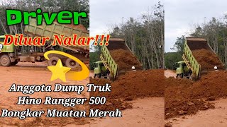 Dump Truck Hino RANGER 500 Bongkar Muatan Tanah Timbunan