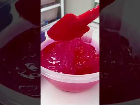 Have you ever heard something so satisfying? ASMR Making Lipgloss 😍