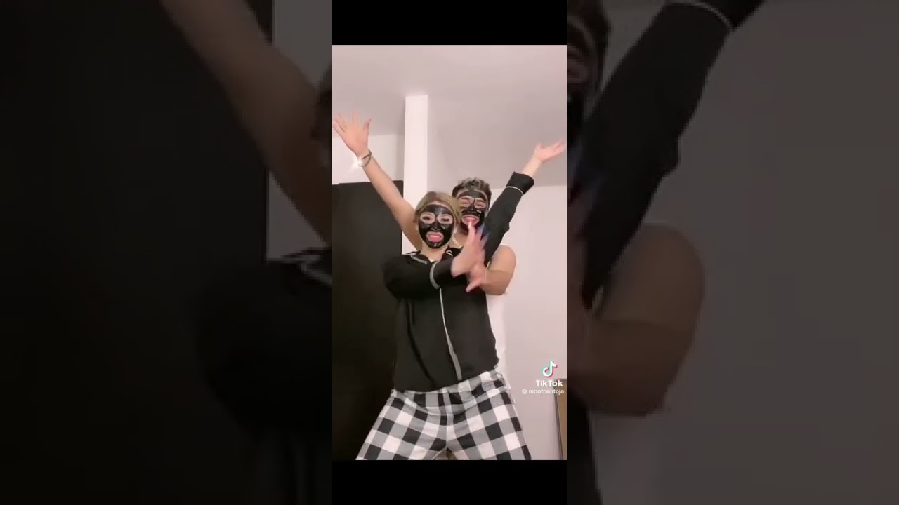 Mina exposes fem deku [Part 1/1] [Bakudeku] [bkdk] [🧡💚] [first texting story] [mha/bnha]