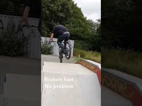 Gebrochener Füß - geht trotzdem 😅 MTB Dirt Skatepark Shit