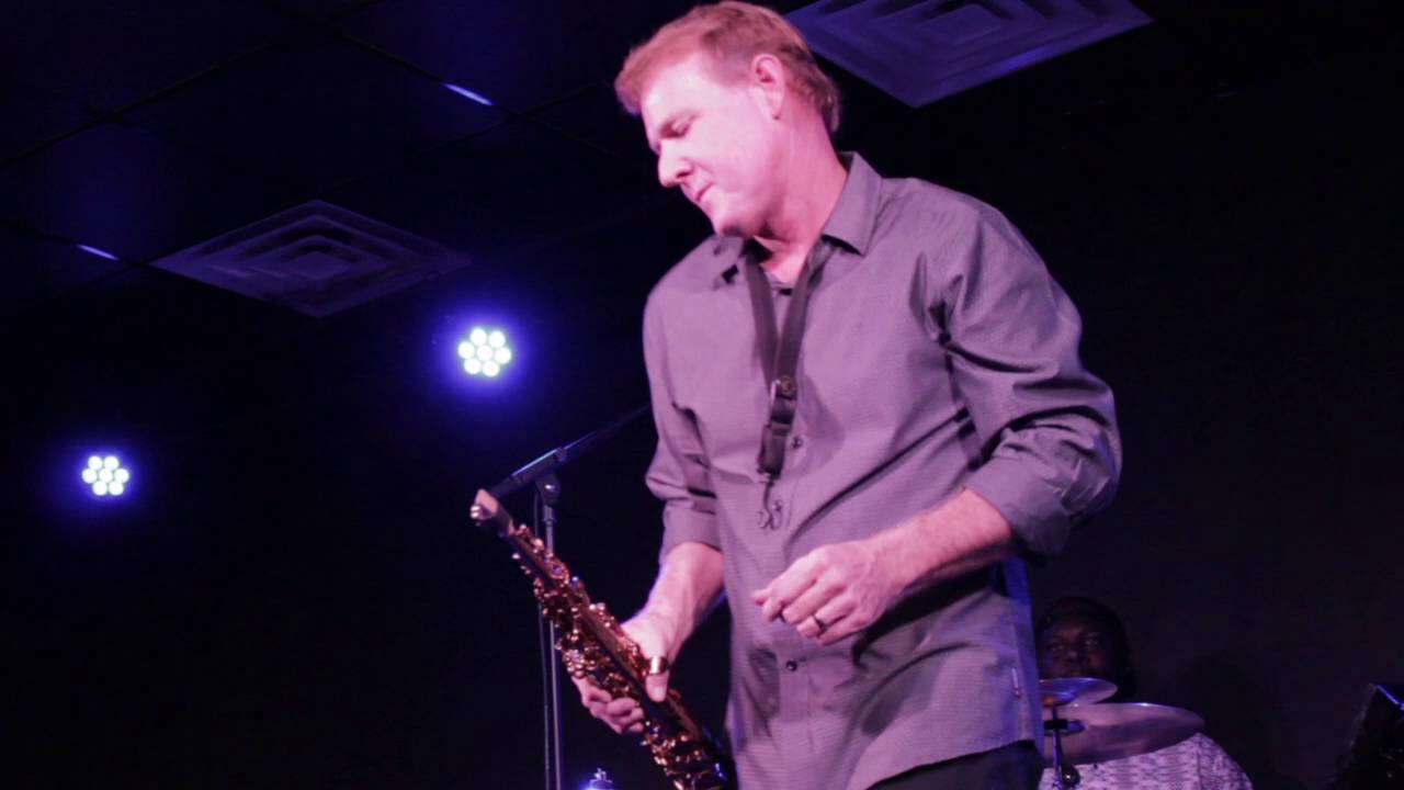 Ver Vann Burchfield Live "Lay Back" & "Rhythms Of Rio" no YouTube Ver Vann Burchfield Live "Lay Back" & "Rhythms Of Rio" no YouTube