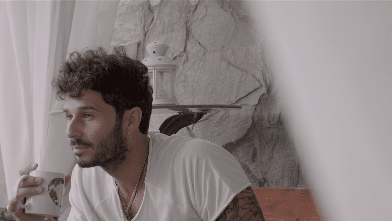 ANTOÑITO MOLINA - VIVIR CONMIGO (Videoclip Oficial)