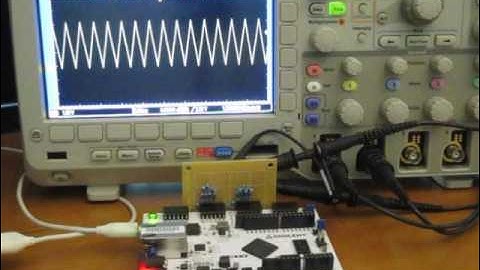 MCL51 8051 core wave generator using R-2R DAC
