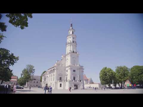 Video: Rotušė Su Aikšte Viduje