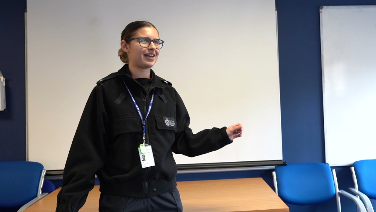 聖*夜様 (貴重)British transport Police ボディーアー maxresdefault.jpg
