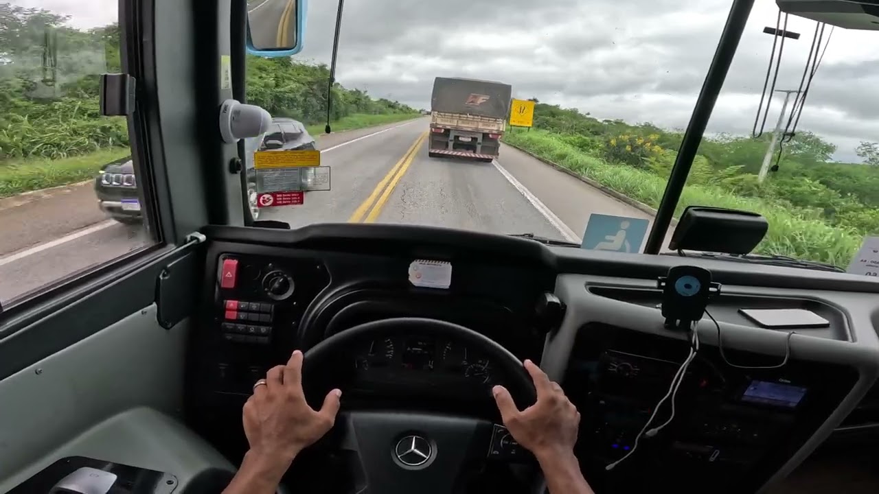 Acompanhe mais uma viagem dirigindo ônibus rodoviário, com visão real do motorista, som do motor.