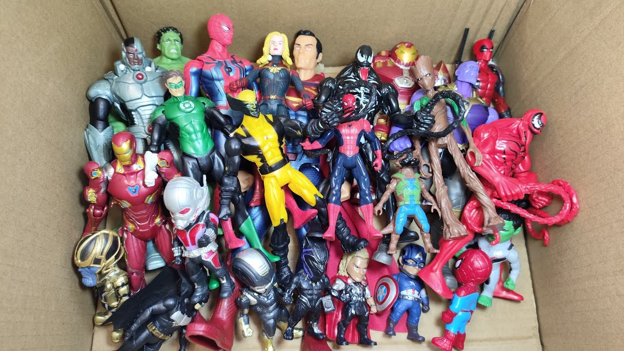AVENGERS TOYS 