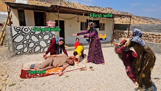 Download Lagu The second wife's sacrifice for her husband's treatment: Is the first wife jealous? MP3 Download Lagu The second wife's sacrifice for her husband's treatment: Is the first wife jealous? MP3