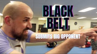 Jiu Jitsu black belt calls out guy 20lbs heavier and submits him 3 TIMES 😮