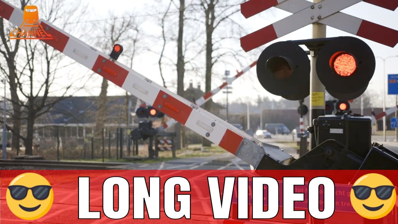 DUTCH RAILROAD CROSSING - 😎🚂 LONG VIDEO 🚂😎 - Maarsbergen - Woudenbergseweg