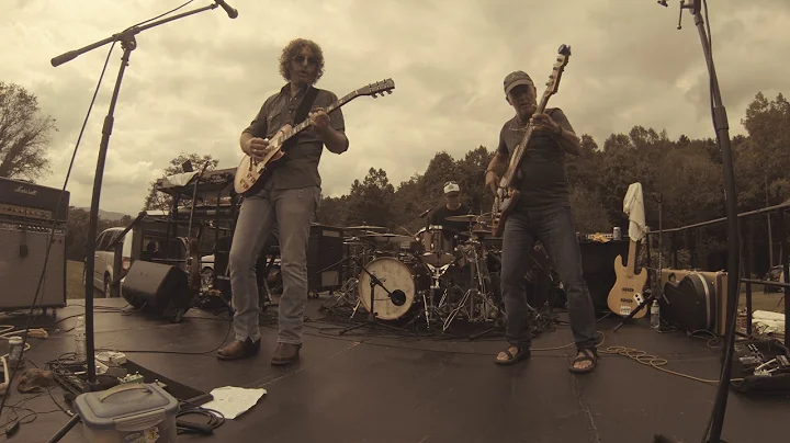 Mark Nicholson and the Distance  -  Va Moon