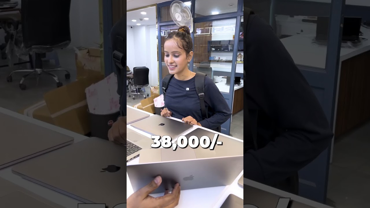 🔥Ma&rsquo;am ko mil gaya @35000/- me premium MacBook with touch bar or Retina display #apple #macbook 🔥