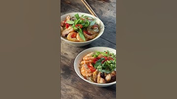 Tự nhiên có bún mắm ăn luôn