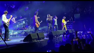 The Strokes &quot;Modern Girls and Old Fashioned Men&quot; Live @ Barclay&#39;s Center Brooklyn NYC, NYE 12.31.19!
