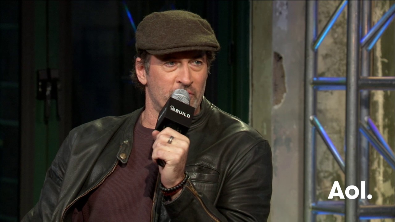 Scott Patterson Discusses Reviving "Gilmore Girls"