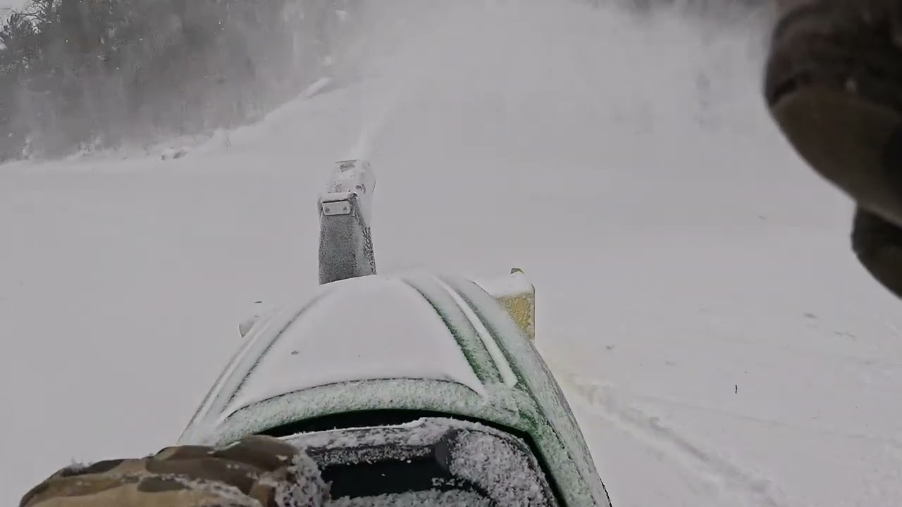John Deere Snowplowing for Neighbors 1/2 mile apart, Wild Turkeys 🦃 #winterseason #johndeere