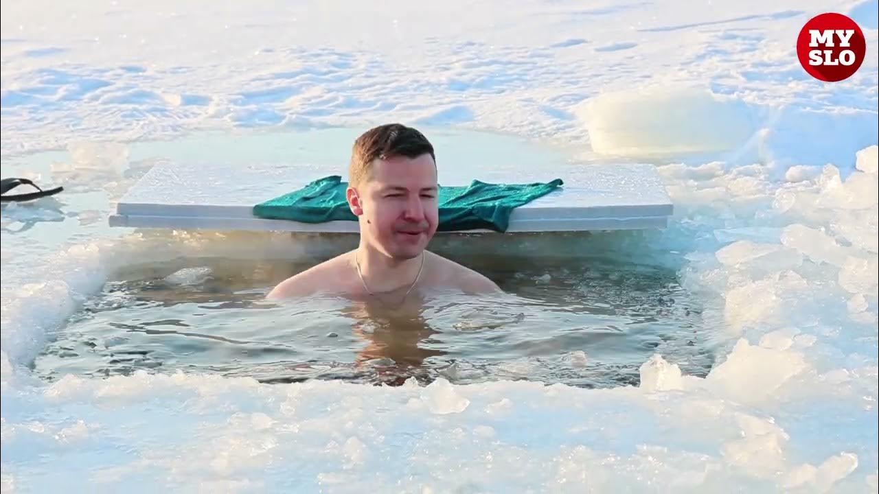 Hammomdagi rus svingerlari (uy qurilishi pornosi) Men uning eshak suratiga kirdim