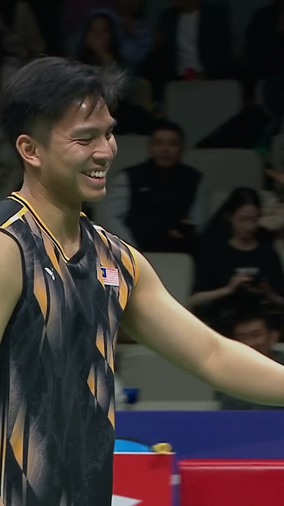 No one expected it to come back! #shorts #badminton #BWF