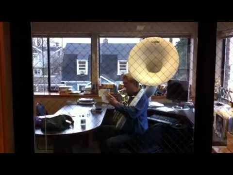 Rick Steves plays the sousaphone - Rick Steves plays the sousaphone