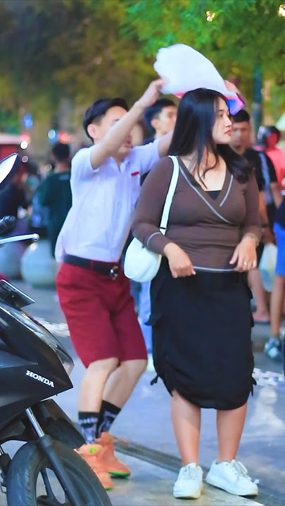 Kakaknya bingung dan lucu banget di gangguin bocah😂 #prank #viral
